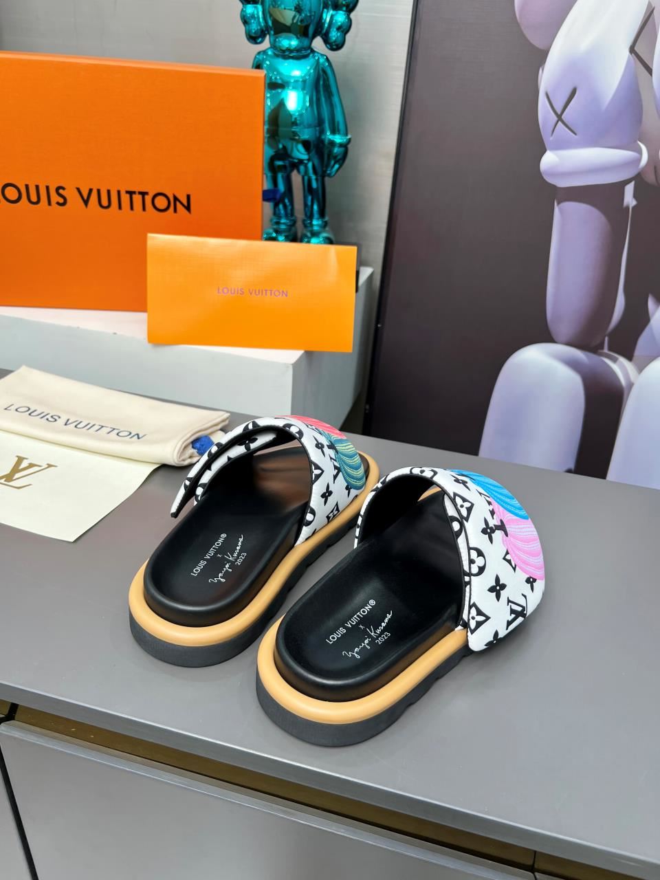 Louis Vuitton Slippers